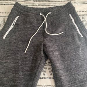 Mens American Eagle heathered gray joggers ! NWOT !!! Never ever worn!!!